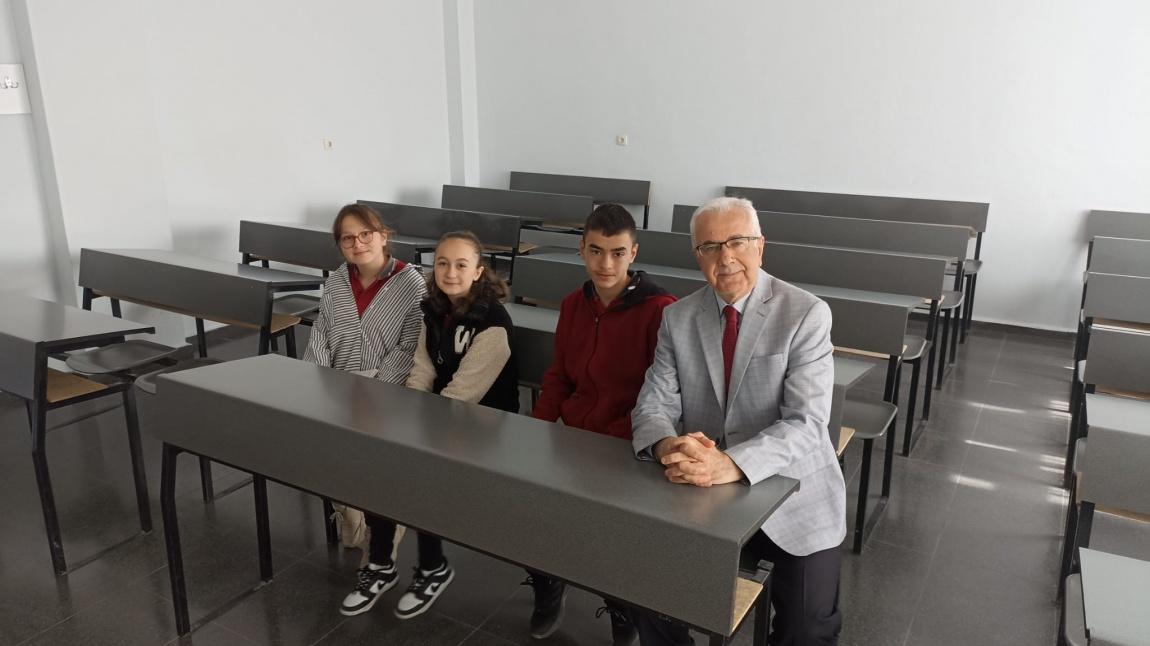23 Nisan Ulusal Egemenlik ve Çocuk Bayramı etkinlikleri kapsamında okulumuz öğrencileri ile Uludağ üniversitesi Mustafakemalpaşa Meslek Yüksekokulu müdürlüğünü ziyaret ettik